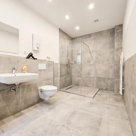 Apartament Tolstov - Center With 5 - 10 Min Messe Dus *