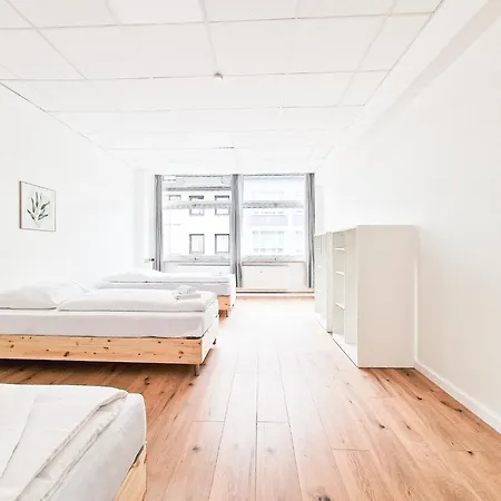 Raj Living - Center With 5 - 10 Min Messe Dus Apartment *