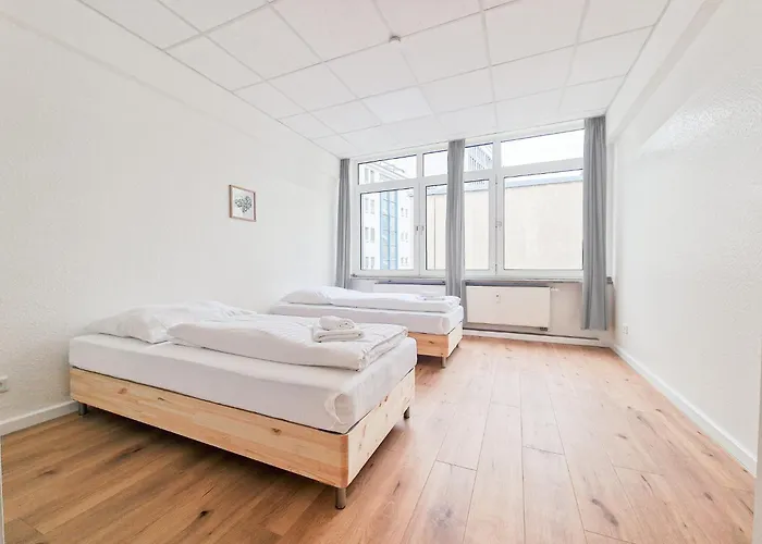 Tolstov - Center With 5 - 10 Min Messe Dus Appartement