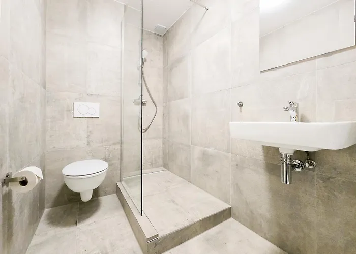 Apartman Tolstov - Center With 5 - 10 Min Messe Dus