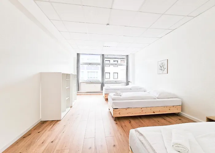 Apartman Tolstov - Center With 5 - 10 Min Messe Dus